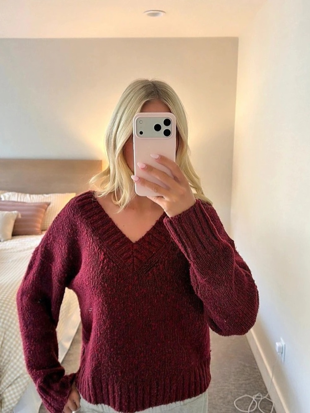 Loft V-Neck Sweater in Burgundy Size Medium Like New